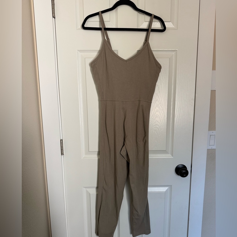 Old Navy Taupe Sleeveless Active V-Neck Jumpsuit